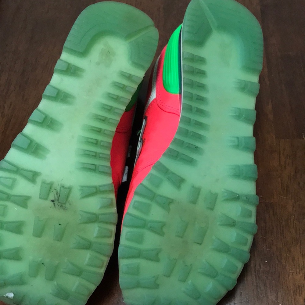 New Balance - Picture 4 of 5
